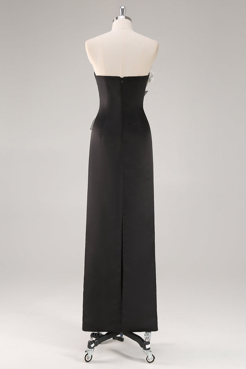 Laden Sie das Bild in den Galerie-Viewer, Schwarzes Trägerloses Hochzeitsgastkleid mit 3D-Blumen