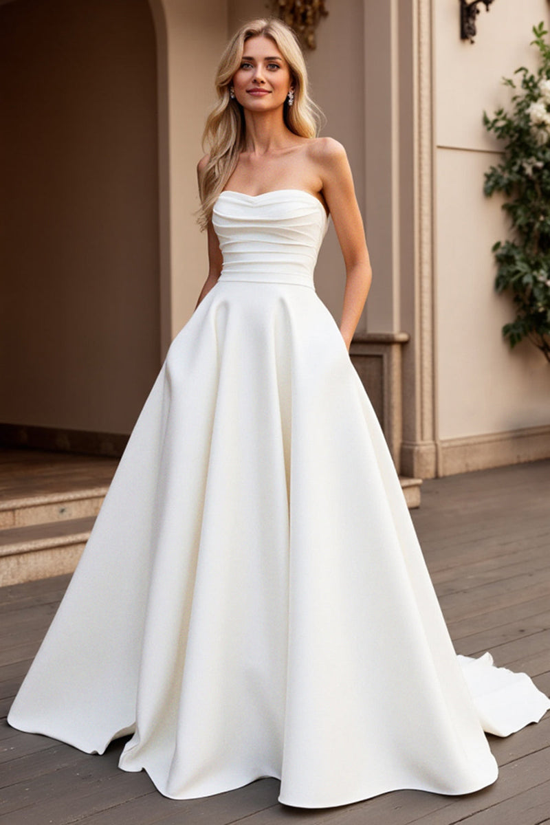 Laden Sie das Bild in den Galerie-Viewer, Elfenbein A-Linie Trägerloses Brautkleid aus Satin mit Rüschen