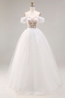 Laden Sie das Bild in den Galerie-Viewer, Elfenbein Schulterfreies Besticktes Tüll Langes Ballkleid Hochzeitskleid