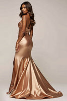 Laden Sie das Bild in den Galerie-Viewer, Goldenes Meerjungfrau Spaghettiträger Gerafftes Satin Langes Ballkleid mit Schlitz