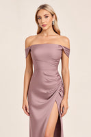 Laden Sie das Bild in den Galerie-Viewer, Vintage Mauve Satin Schulterfreies Langes Brautjungfernkleid mit Schlitz