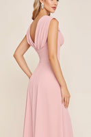 Laden Sie das Bild in den Galerie-Viewer, Bonbonrosa Chiffon Langes Brautjungfernkleid mit Wasserfallausschnitt und Schlitz