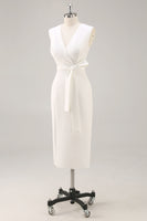 Laden Sie das Bild in den Galerie-Viewer, Weißes Satin Standesamtkleid mit V-Ausschnitt und Gürtel