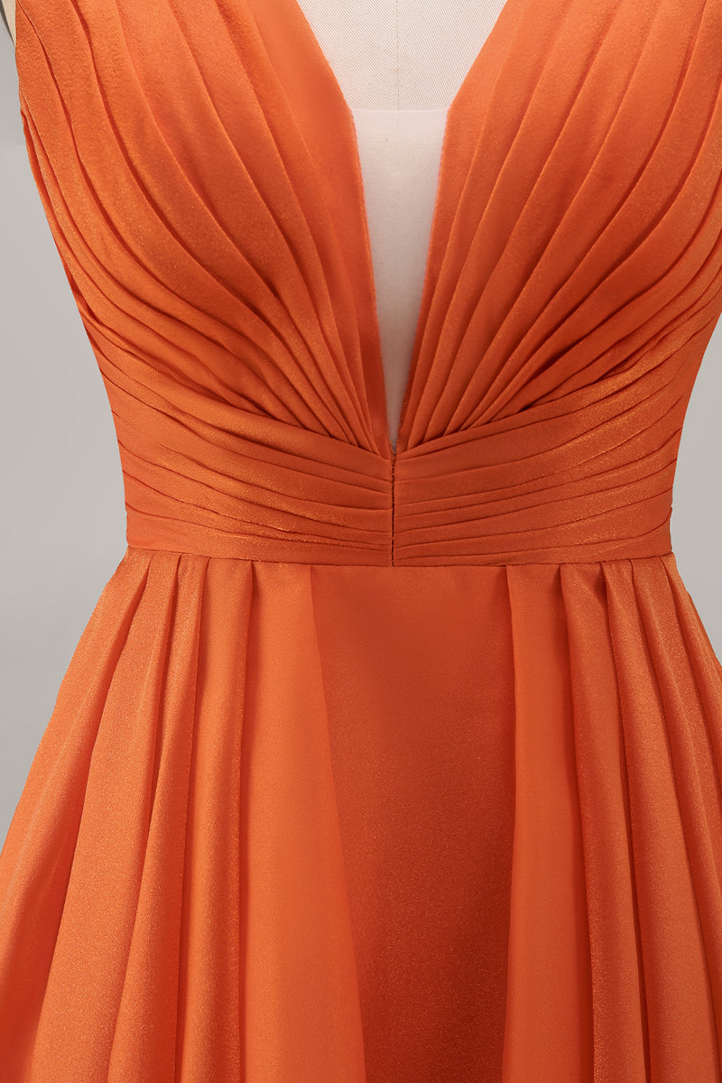 Laden Sie das Bild in den Galerie-Viewer, Orange Rüschen V-Ausschnitt A-Linie Chiffon Langes Plus-Size Hochzeitsgastkleid
