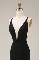 Laden Sie das Bild in den Galerie-Viewer, Schwarzes Meerjungfrauen Satin Hochzeitsgastkleid mit Spitze