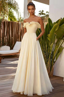 Laden Sie das Bild in den Galerie-Viewer, Trägerloses Gerüschtes Narzissen Kleid für Hochzeitsgäste mit Rüschen