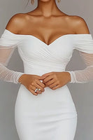 Laden Sie das Bild in den Galerie-Viewer, Bodycon Weißes Schulterfreies Standesamtkleid mit Rüschen