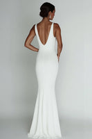 Laden Sie das Bild in den Galerie-Viewer, Einfaches Weißes Meerjungfrauen Brautkleid aus Satin mit V-Ausschnitt