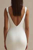 Laden Sie das Bild in den Galerie-Viewer, Einfaches Weißes Meerjungfrauen Satin Brautkleid mit V-Ausschnitt und Schlitz