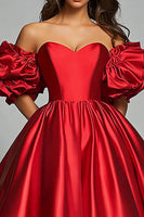 Laden Sie das Bild in den Galerie-Viewer, Rotes Schulterfreies Ballkleid aus Satin mit Rüschen