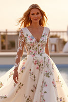 Laden Sie das Bild in den Galerie-Viewer, Weißes A-Linie Brautkleid mit Applikationen