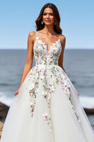 Laden Sie das Bild in den Galerie-Viewer, Weißes A-Linie Maxi Boho Tüll Brautkleid mit Sweep Schleppe und Applikationen