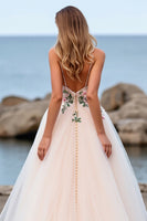 Laden Sie das Bild in den Galerie-Viewer, Blush A Linie Tüll Boho Sweep Schleppe Brautkleid mit Applikationen