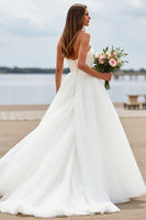 Laden Sie das Bild in den Galerie-Viewer, Weißes Herzausschnitt Tüll A Linie Boho Sweep Train Brautkleid
