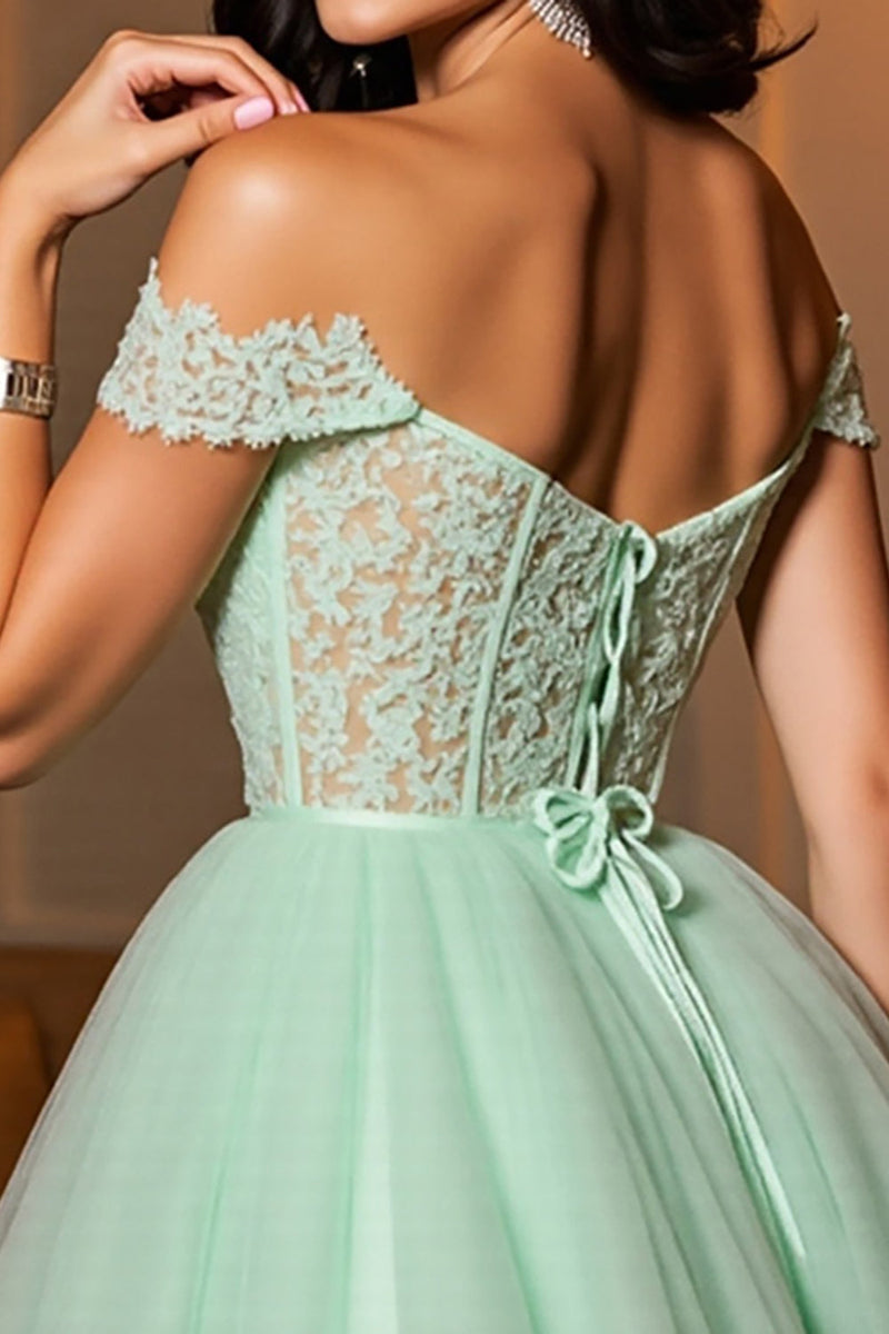 Laden Sie das Bild in den Galerie-Viewer, Hellgrünes A-Linie Schulterfreies Cocktailkleid mit Applikationen