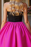 Laden Sie das Bild in den Galerie-Viewer, Schwarzes Fuchsia Trägerloses Mini Abiballkleid in A-Linie