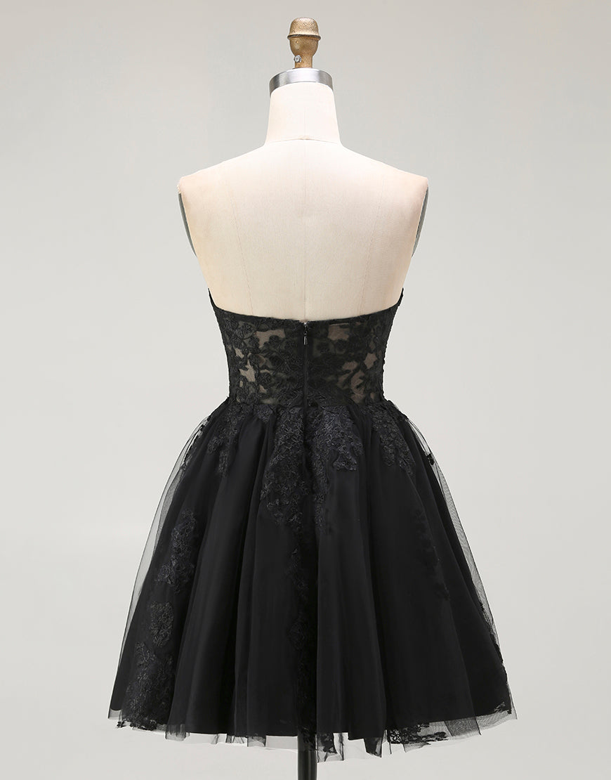 Laden Sie das Bild in den Galerie-Viewer, A Linie Appliziertes Herzausschnitt Kleines Schwarzes Kleid