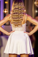 Laden Sie das Bild in den Galerie-Viewer, Korsett Weißes Appliziertes Abiballkleid