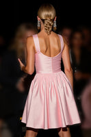 Laden Sie das Bild in den Galerie-Viewer, Rosa Kurzes A-Linie Abiballkleid aus Satin mit Blumenmuster