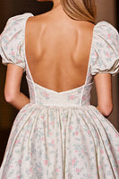 Laden Sie das Bild in den Galerie-Viewer, Weißes Korsett Blumen Kurzes Cocktailkleid mit Ärmeln