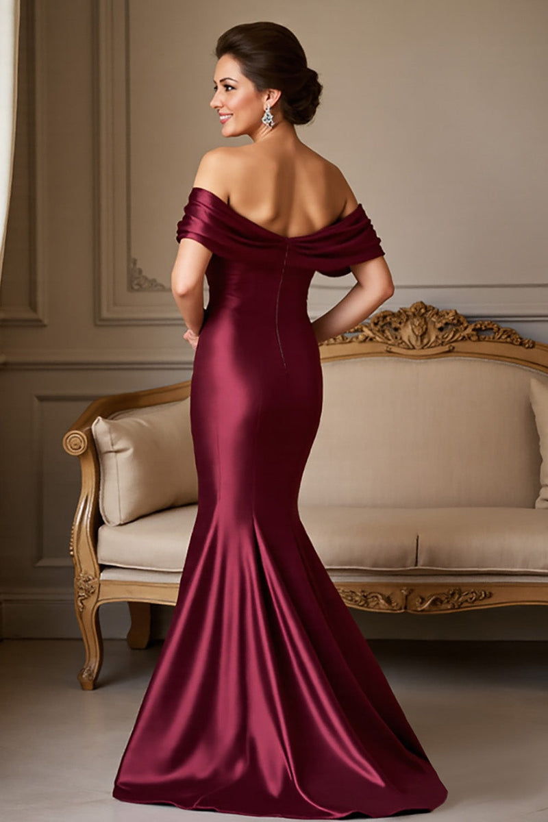 Laden Sie das Bild in den Galerie-Viewer, Burgundy Satin Meerjungfrauen Schulterfreies Kleid für die Brautmutter