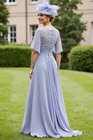 Laden Sie das Bild in den Galerie-Viewer, Grau Blau Chiffon Appliziertes Hoch Niedrig Mutter der Braut Kleid mit kurzen Ärmeln
