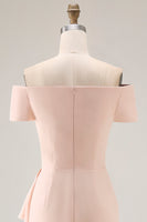 Laden Sie das Bild in den Galerie-Viewer, Schulterfreies Etui Aprikose Gerafftes Midi Kleid für die Brautmutter mit Schlitz