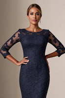 Laden Sie das Bild in den Galerie-Viewer, Bodycon 3/4-Ärmel Midi Marineblaues Brautmutterkleid mit Spitzenapplikationen