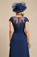 Laden Sie das Bild in den Galerie-Viewer, Marineblaues A-Linie Kleid für die Brautmutter mit Flügelärmeln und Applikationen