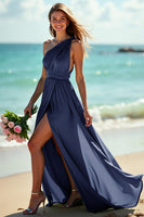 Laden Sie das Bild in den Galerie-Viewer, Grünes Brautjungfernkleid mit einer Schulter und Rüschen in A-Linie mit Schlitz