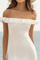 Laden Sie das Bild in den Galerie-Viewer, Trägerloses Weißes Midi Standesamtkleid mit Rüschen und Schlitz