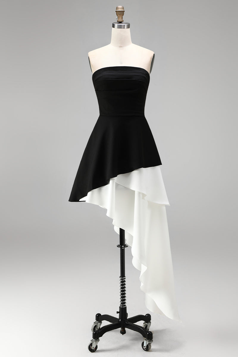 Laden Sie das Bild in den Galerie-Viewer, Schwarzes A-Linie Trägerloses Ballkleid mit Rüschen