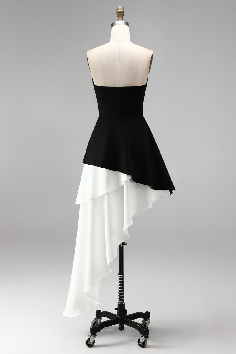 Laden Sie das Bild in den Galerie-Viewer, Schwarzes A-Linie Trägerloses Ballkleid mit Rüschen