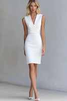 Laden Sie das Bild in den Galerie-Viewer, Elfenbein Figurbetontes Kurzes Arbeitskleid aus Satin mit V-Ausschnitt