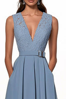 Laden Sie das Bild in den Galerie-Viewer, Grau Blau Langes A-Linie Arbeitskleid aus Satin mit V-Ausschnitt