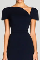 Laden Sie das Bild in den Galerie-Viewer, Schwarzes Schulterfreies Figurbetontes Knielanges Arbeitskleid aus Satin