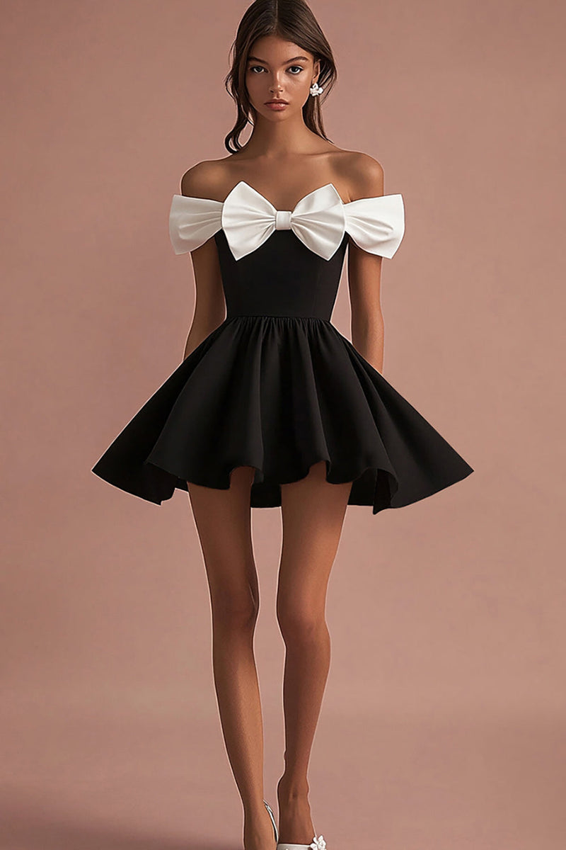 Laden Sie das Bild in den Galerie-Viewer, Schwarzes Kurzes Abschlusskleid aus Satin in A-Linie mit Schleife