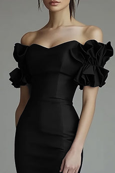 Schwarzes Figurbetontes Kurzes Cocktailkleid aus Satin mit Rüschen