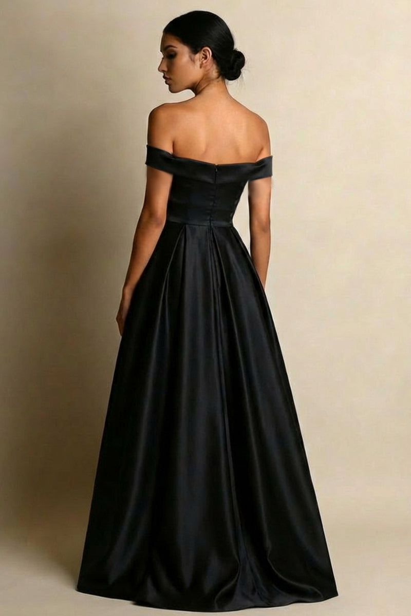 Laden Sie das Bild in den Galerie-Viewer, Schulterfreies Schwarzes Abschlussballkleid mit Schlitz