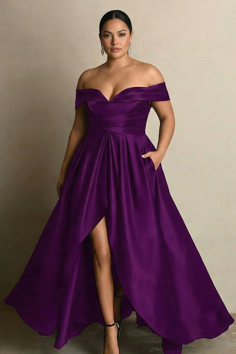 Laden Sie das Bild in den Galerie-Viewer, Schulterfreies Schwarzes Abschlussballkleid mit Schlitz