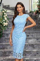 Laden Sie das Bild in den Galerie-Viewer, Burgunderrotes Etui Spitze Cocktailkleid mit Rundhalsausschnitt