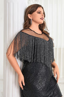 Laden Sie das Bild in den Galerie-Viewer, SchwarzeS Illusion Hals Pailletten Glitzerndes Kurzes Plus Size Cocktailkleid mit Fransen