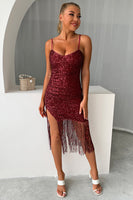 Laden Sie das Bild in den Galerie-Viewer, Burgundy kurzes Abiballkleid mit funkelnden Pailletten und Fransen