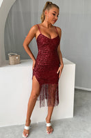 Laden Sie das Bild in den Galerie-Viewer, Burgundy kurzes Abiballkleid mit funkelnden Pailletten und Fransen