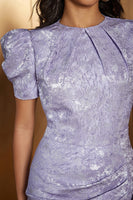 Laden Sie das Bild in den Galerie-Viewer, Lavendel Langes Geblümtes Cocktailkleid aus Satin mit Puffärmeln und Schlitz