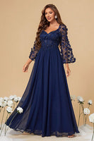 Laden Sie das Bild in den Galerie-Viewer, Marineblaues Chiffon Blumenmuster Langes Kleid für die Brautmutter