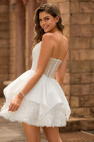 Laden Sie das Bild in den Galerie-Viewer, Trägerloses Weißes Korsett A Linie Kurzes Cocktailkleid