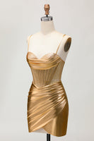 Laden Sie das Bild in den Galerie-Viewer, Metallic Satin Gerafftes Goldenes Figurbetontes Korsett Abiballkleid mit Perlen