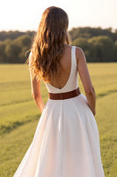 Laden Sie das Bild in den Galerie-Viewer, Weißes Western Brautkleid mit V-Ausschnitt
