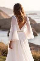 Laden Sie das Bild in den Galerie-Viewer, Weißes A-Linie Brautkleid mit V-Ausschnitt und Schlitz